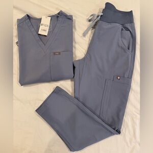 Figs XS PETITE Scrub Set $30